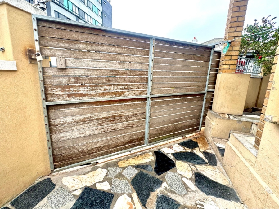 5 Bedroom Property for Sale in Woodstock Western Cape